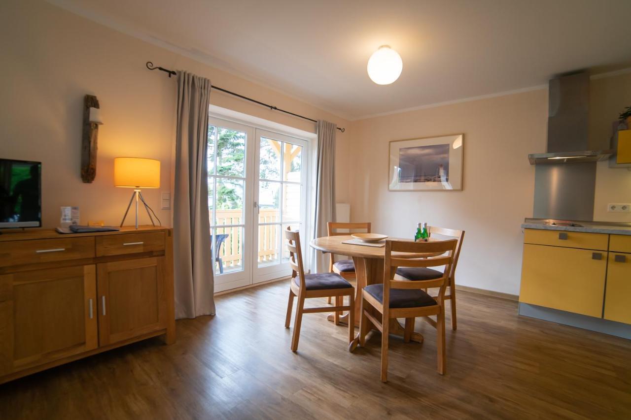 Haus Stoertebeker Appartements - Hotel Garni, Seebad Лубмин Экстерьер фото