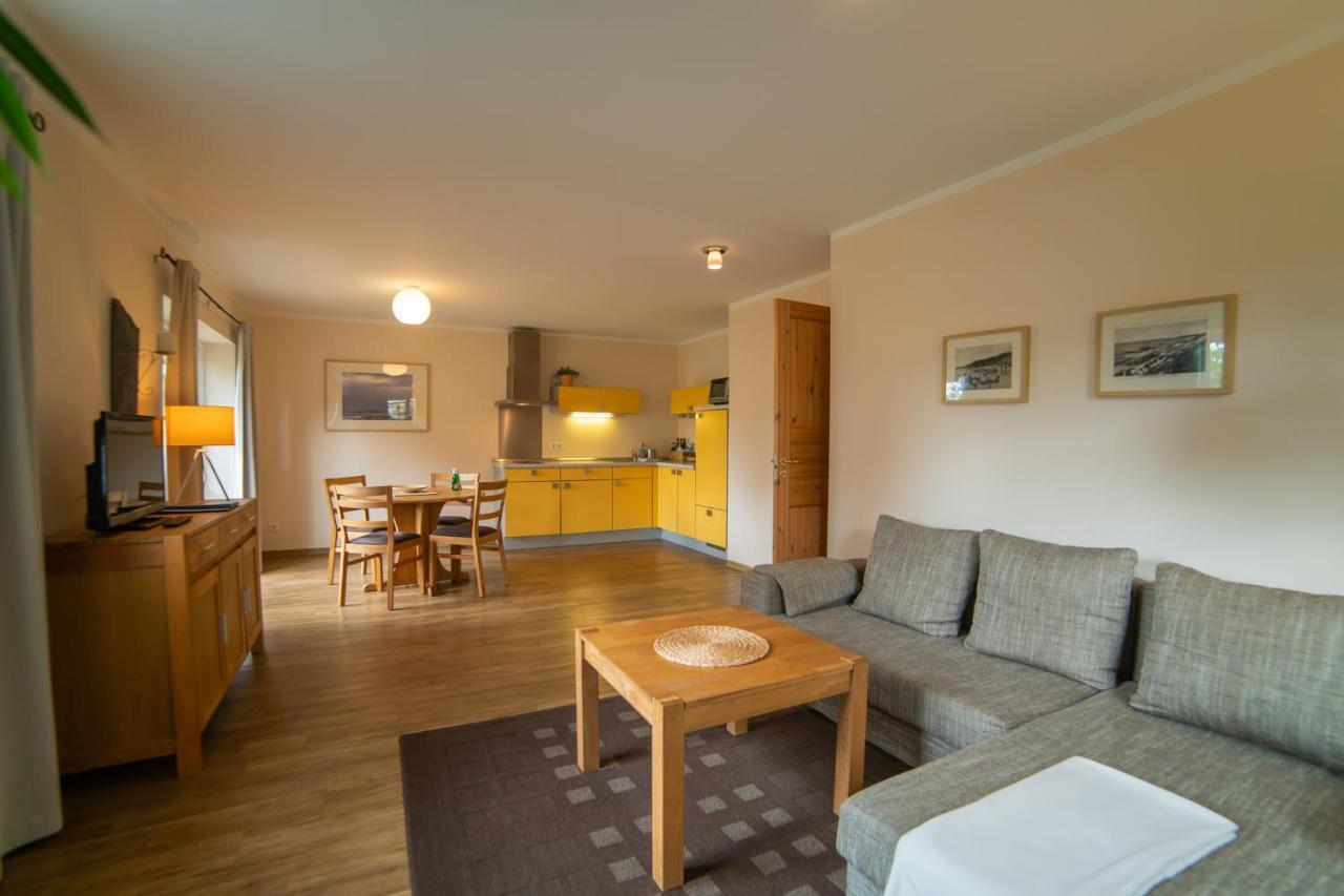 Haus Stoertebeker Appartements - Hotel Garni, Seebad Лубмин Экстерьер фото